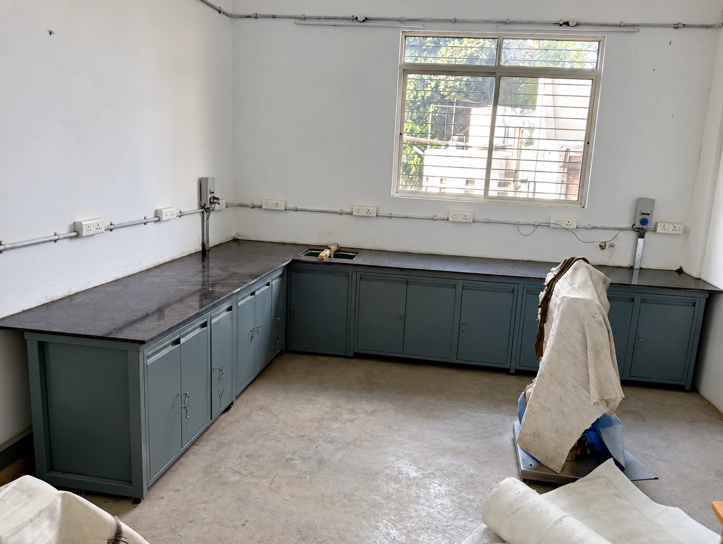 Lab Table — AI-cleaned product photograph